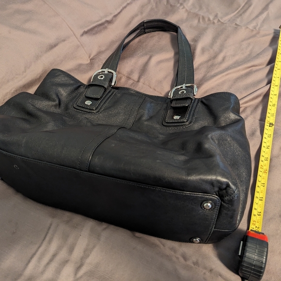 Coach Soho xl black leather carryall tote shoulder purse. - Picture 6 of 10